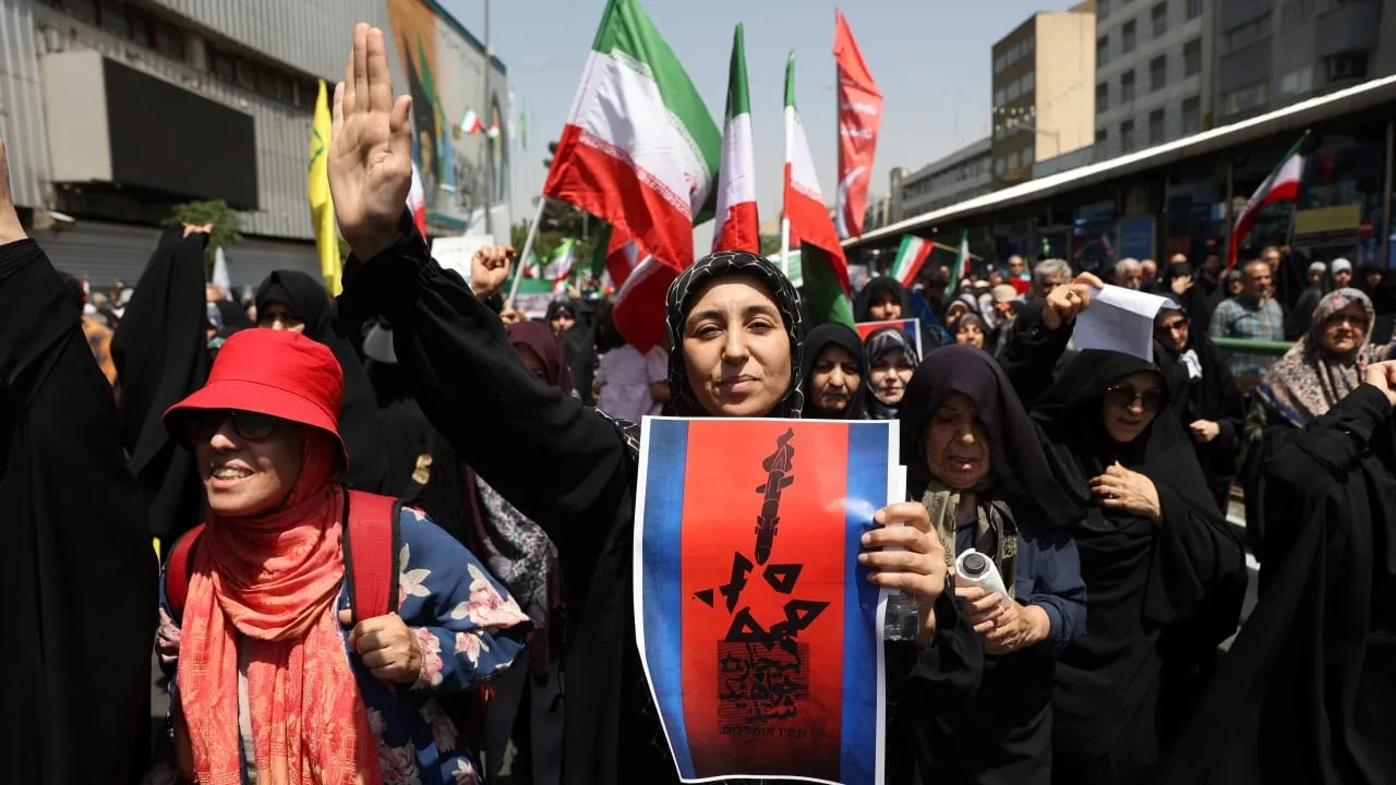 Europe Presses for Talks But Iran Demands End to Israeli Attacks First