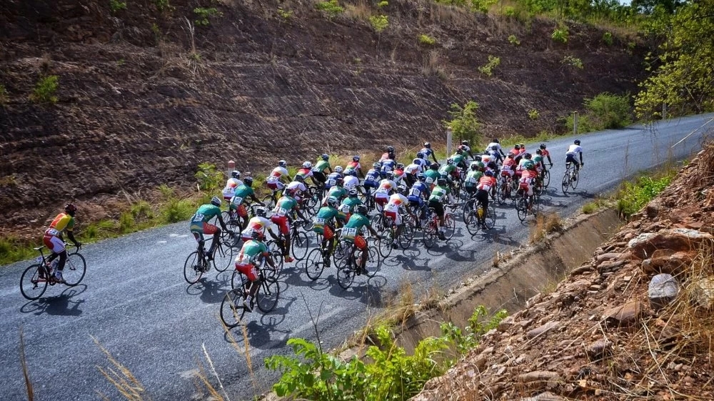 Agadir Cyclists Dominate Throne Cup Road Race in Azilal