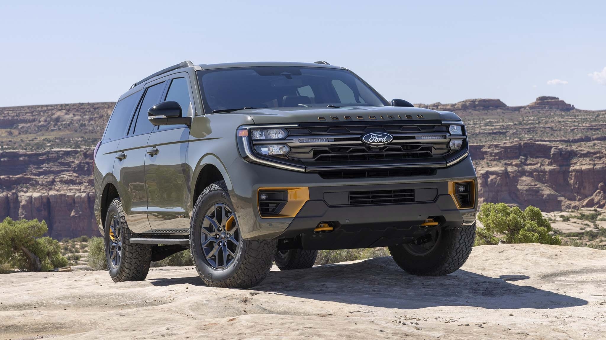 Ford Posts Rough Earnings, Suspends Guidance Due to Tariffs