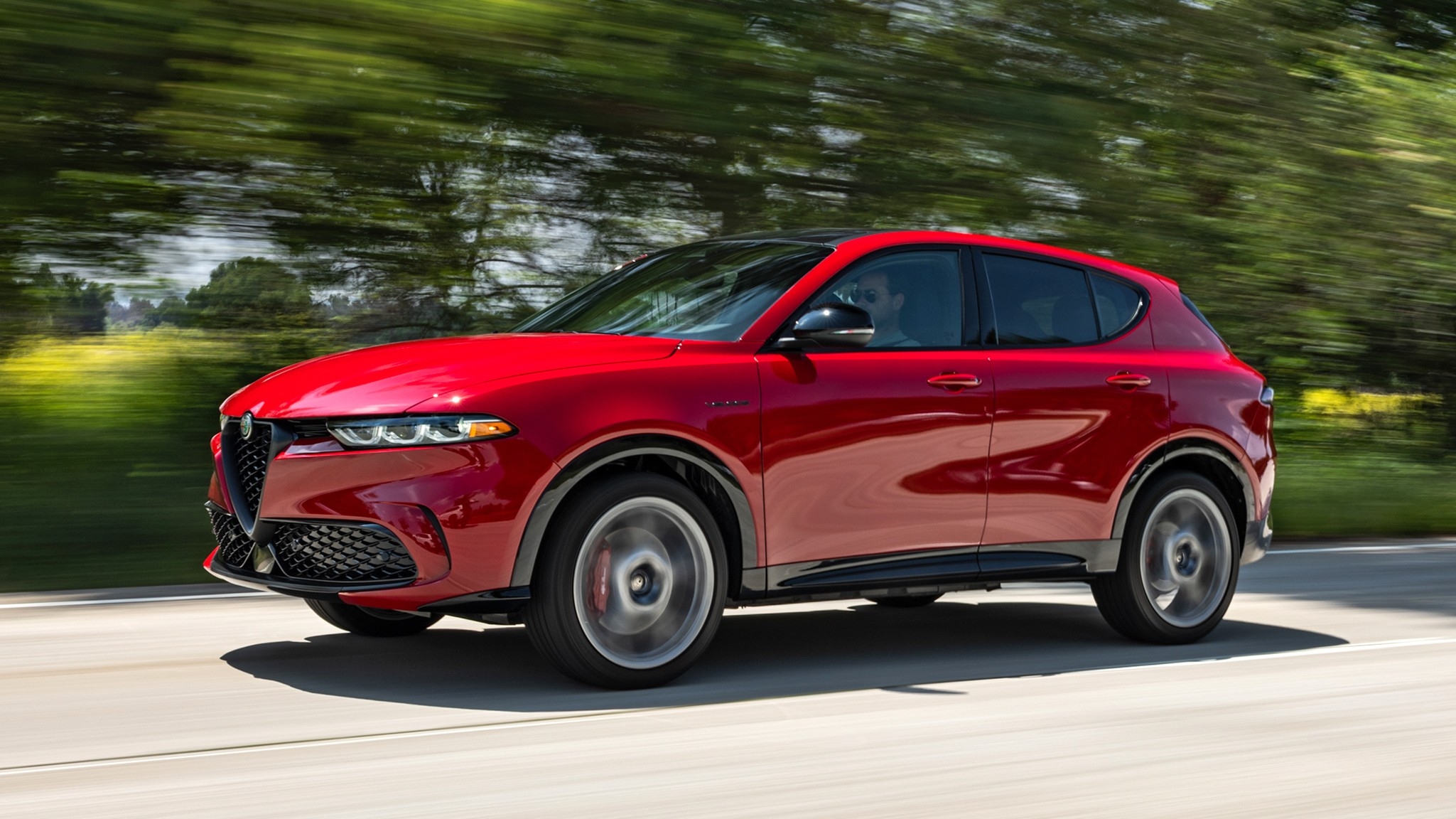 2025 Alfa Romeo Tonale Veloce First Test: Laughing All the Way to the Track