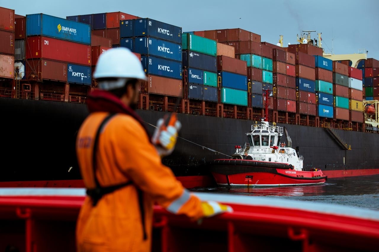 Oman launches digital platform to boost non-oil exports
