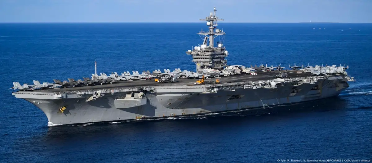 US carrier docks in South Korea after North's missile tests