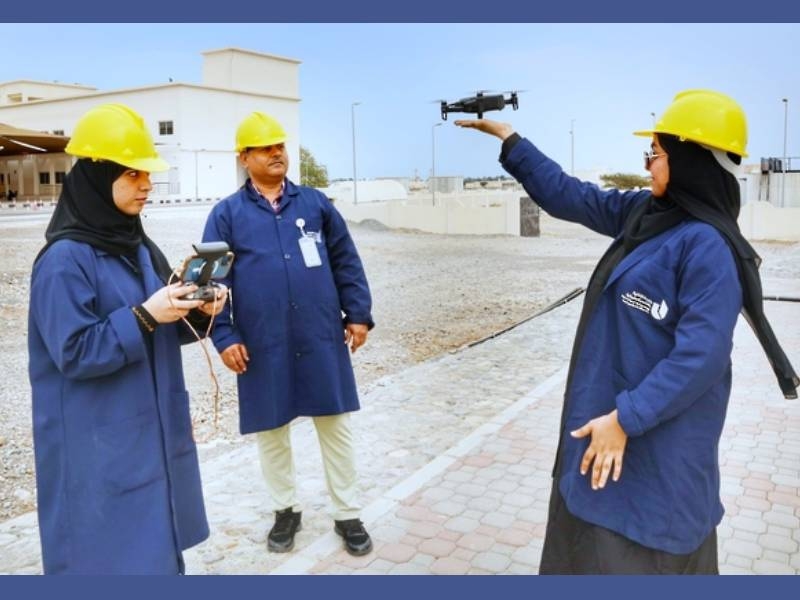 Omani students develop drones to detect solar panel defects