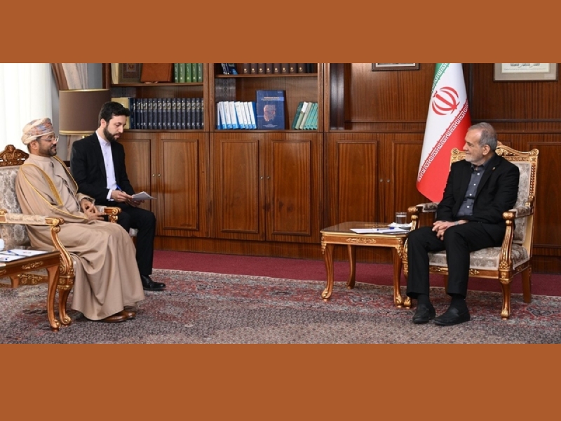 Iranian president praises Oman's role in Iran-US negotiations