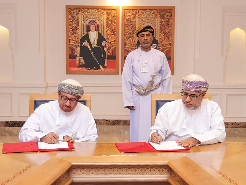 MoU signed for training, employing 923 Omanis