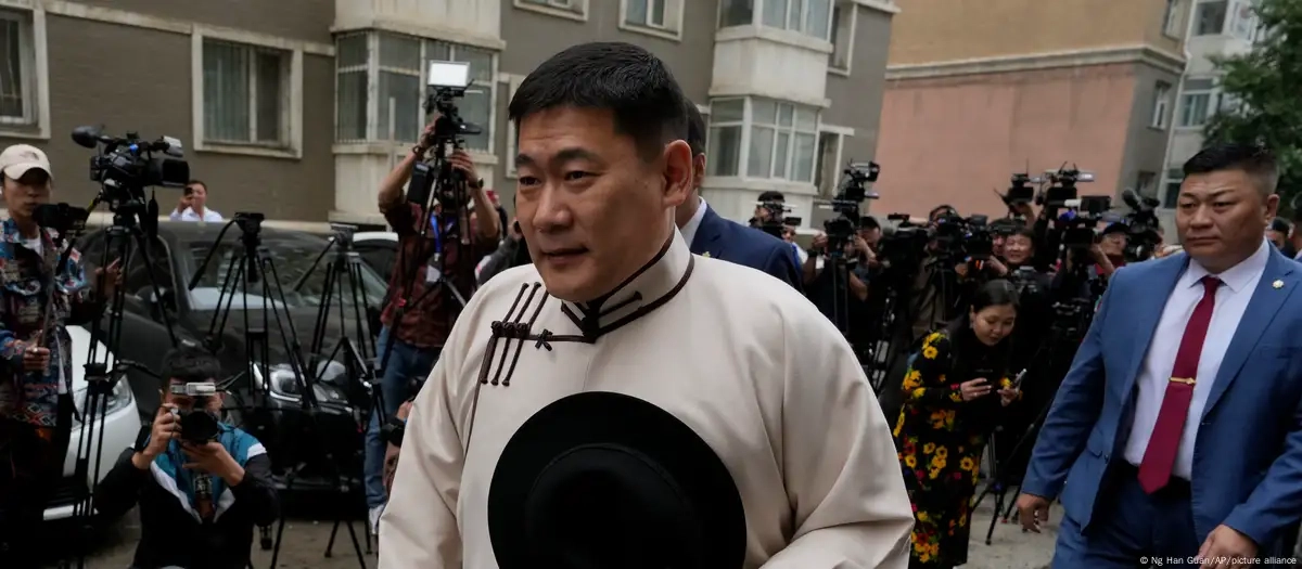 Mongolian PM resigns after losing confidence vote