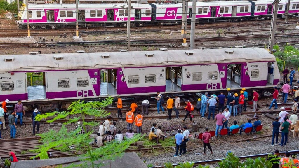 Probe on as 5 killed after passengers fall off moving train in India