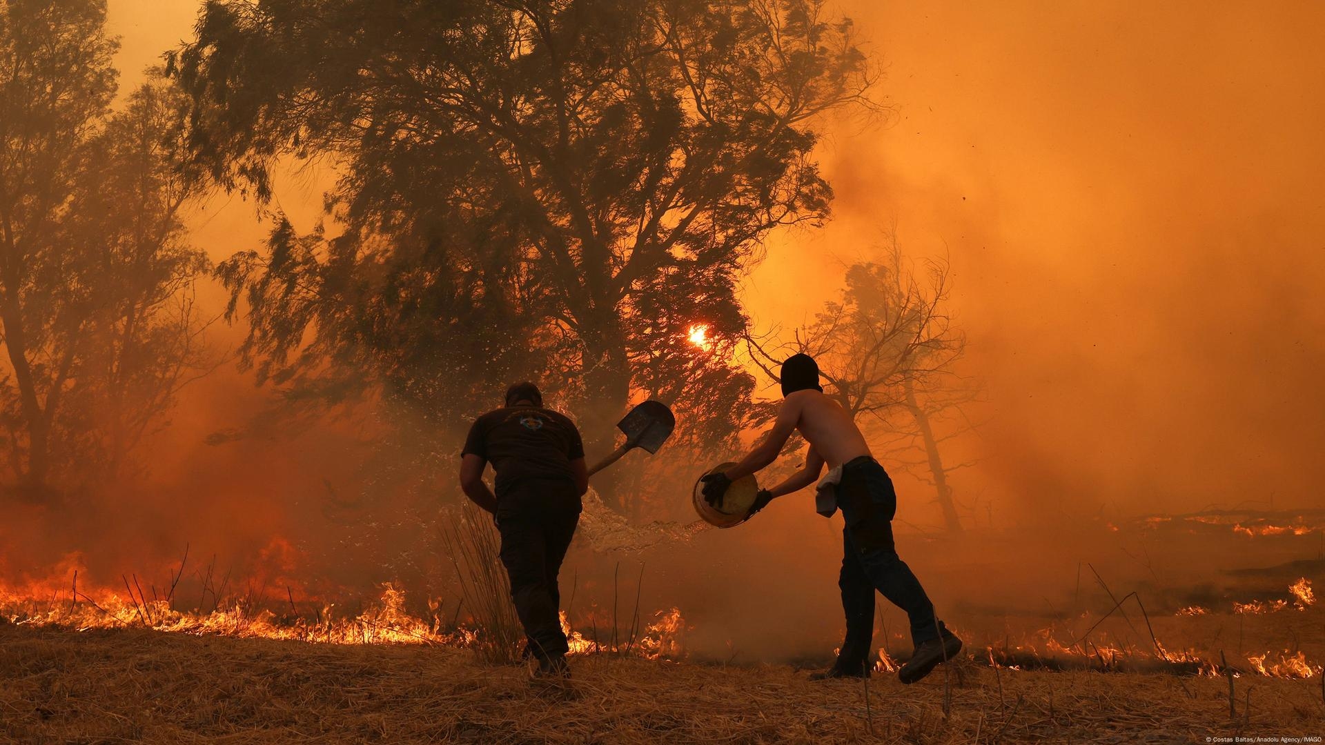 Greece: Wildfires continue to burn with danger mounting