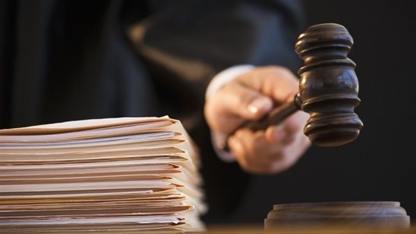 تأجيل محاكمة 5 متهمين بتقاضي رشاوى مالية مقابل مناقصات لـ 3 مايو