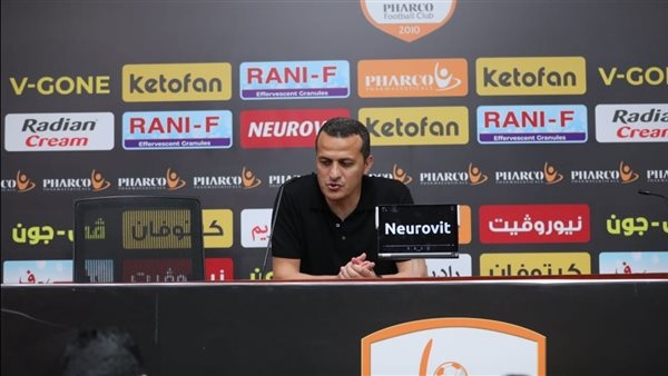 تامر مصطفى يتابع حالة المصابين مع طبيب الإسماعيلي