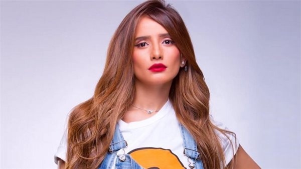 الفنانة زينة تطلب 100 ألف جنيه تعويضًا بعد هجوم كلب الجيران على أولادها
