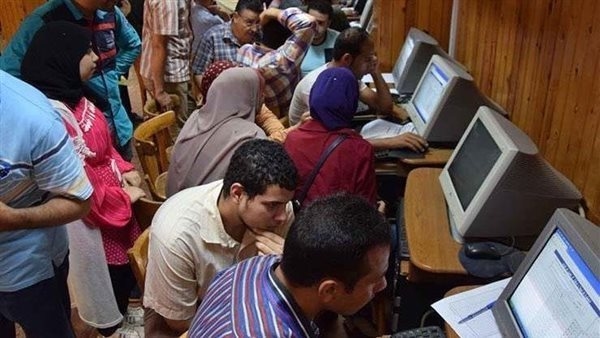 تنسيق المرحلة الثالثة.. أماكن شاغرة بالكليات لطلاب الشعبتين العلمية والأدبية بمجموع 55%