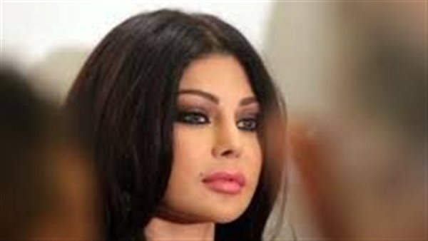 هيفاء وهبي تستعد لإطلاق ألبومها الغنائي الجديد وتتحضر لمشاريع سينمائية مثيرة