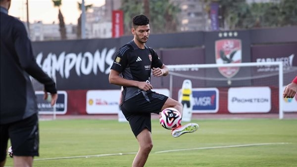 الأهلي يناقش مع ريبيرو العروض الخارجية لأشرف داري