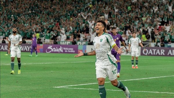 الأهلي السعودي يواجه الاتفاق اليوم في الدوري
