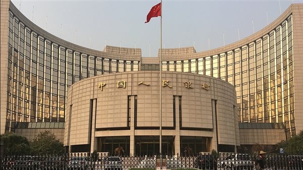 الصين تخفض أسعار الفائدة لأول مرة منذ أكتوبر