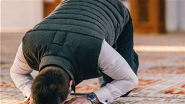 شخص يعاني من الكسل في العبادة.. دار الإفتاء تنصح بعملين ودعاء