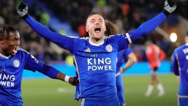 ليستر سيتي يفوز على إيبسويتش تاون بهدفين في الدوري الإنجليزي