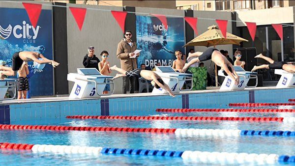 منتخب سباحة أندية سيتي كلوب يحرز الميدالية الفضية في بطولة الجيزة