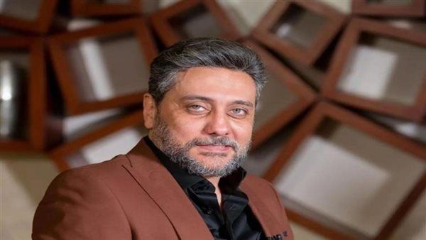 وحدة إضاءة وقعت على رأسه..  تفاصيل إصابة الفنان تامر فرج أثناء التصوير