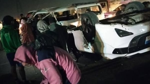 إصابة 9 أشخاص في حادث تصادم ميكروباص وسيارة نقل أعلى الطريق الإقليمي بالشرقية