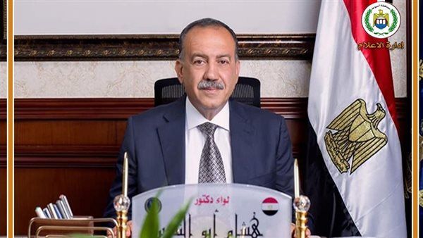 محافظ أسيوط يوجه بتقديم الرعاية الصحية لمصابي حادث انقلاب سيارة نقل بالبداري