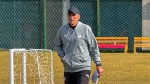 اتحاد الكرة يجتمع مع أسامة نبيه لمناقشة برنامج الإعداد لكأس العالم للشباب