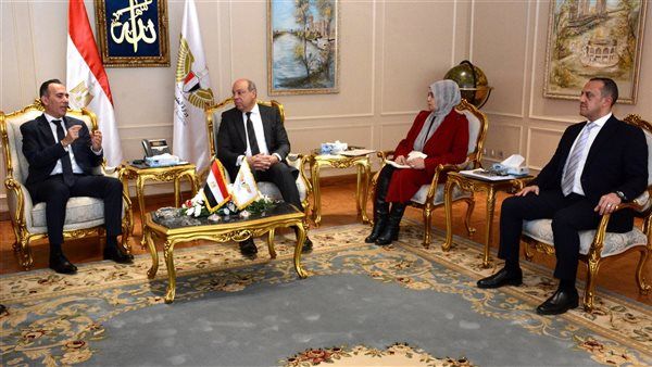 وزير الطيران المدني يبحث مع وفد "سيتا" العالمية سبل التعاون في التحول الرقمي بالمطارات