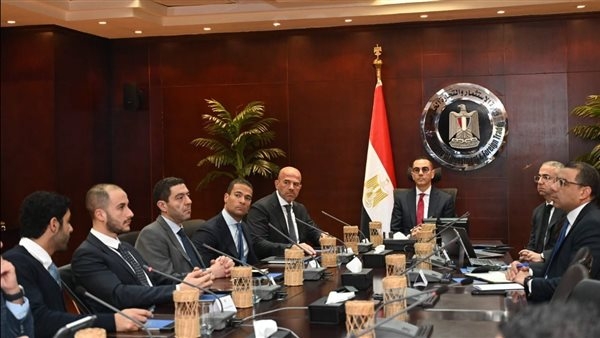 وزير الاستثمار يلتقي مستثمرين في مجال الطاقة الخضراء