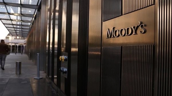 موديز ترفع تصنيف اليونان الائتماني إلى درجة الاستثمار وسط تحسن مالي ملحوظ