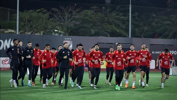 انتظام لاعبى الأهلي الدوليين في التدريبات استعدادًا لمباراة الهلال السوداني