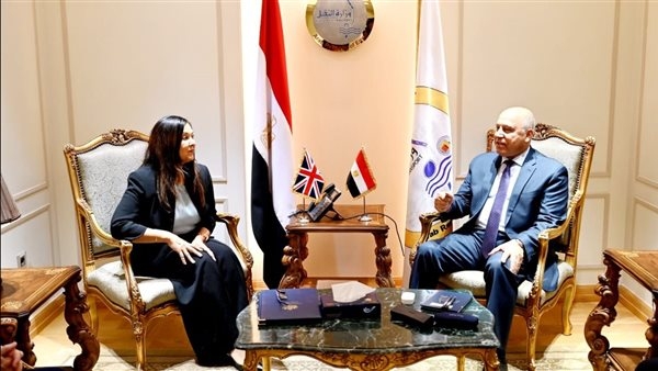 وزير الصناعة والنقل يبحث مع المبعوث التجاري البريطاني التعاون بين البلدين خلال الفترة المقبلة