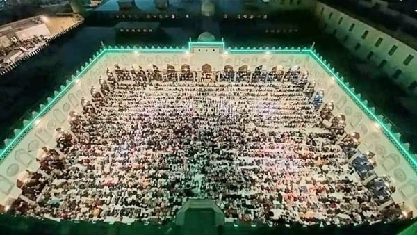 الجامع الأزهر يمتلئ بآلاف المصلين في العشر الأواخر من رمضان التماسًا لليلة القدر