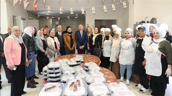 «مطبخ المصرية».. مشروع تنموي لتمكين المرأة اقتصاديًا في حي الأسمرات