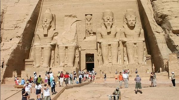 إيرادات مصر من السياحة تقفز 22% في النصف الأول من 2025