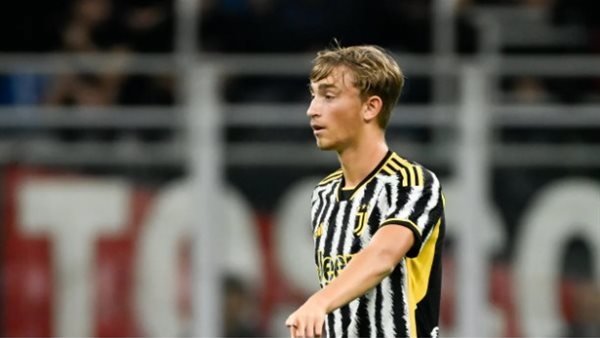 ريال مدريد يقترب من ضم هويسين مدافع بورنموث