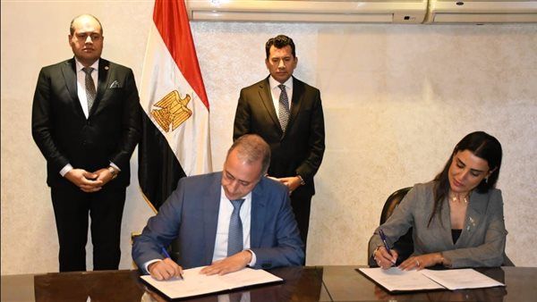وزير الرياضة يشهد عقد رعاية بطولة العالم للناشئين والناشئات للإسكواش