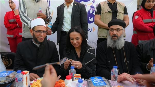 وزيرة التضامن تشهد حفل " إفطار أهالينا" لسكان المناطق المطورة والفئات الأولى بالرعاية