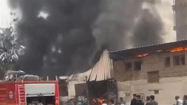 نشوب حريق بمصنع فوم بسوهاج الجديدة واحتراق كمية من المواد دون إصابات