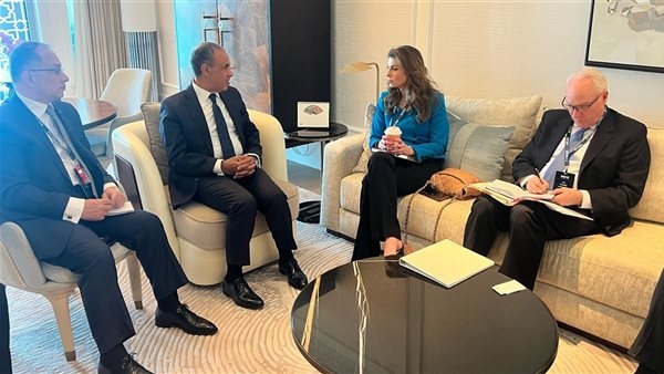 وزير الخارجية يلتقي نائبة المبعوث الأمريكي للشرق الأوسط ومساعد وزير الخارجية لشئون الشرق الأدنى بالإنابة