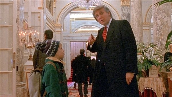 مخرج فيلم Home Alone 2: ظهور ترامب في الفيلم لعنة
