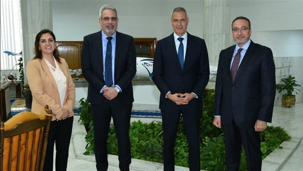 رئيس القابضة للطيران يبحث التعاون مع نائب رئيس الإتحاد الدولى للنقل الجوى لأفريقيا والشرق الأوسط