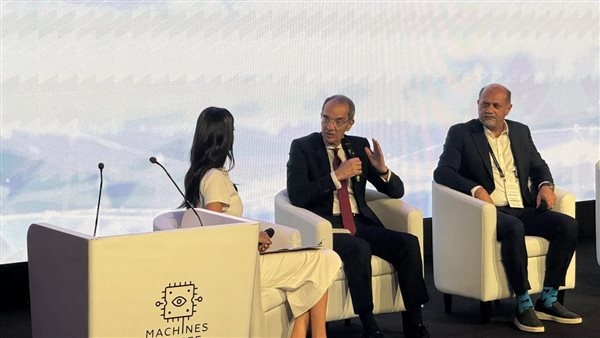 وزير الاتصالات: مصر تتبنى نهجا شاملا في بناء القدرات بمجال الذكاء الاصطناعي