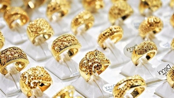 أسعار الذهب في السعودية اليوم.. وعيار 24 يسجل 403 ريال سعودي