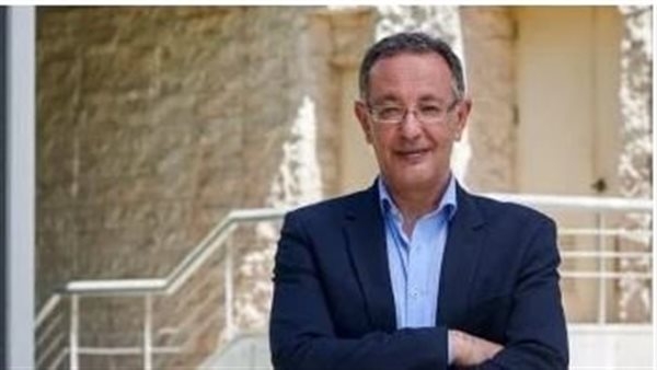 «قبل الافتتاح الرسمي».. رئيس المتحف المصري الكبير يزور اليابان