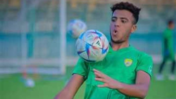 الأهلي يحصل على توقيع أحمد ربيع لاعب البنك لدعم خط الوسط
