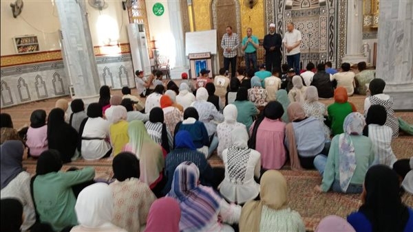 بدء برنامج المراجعات النهائية لطلاب الشهادة الإعدادية بالمساجد في الوادي الجديد.. صور