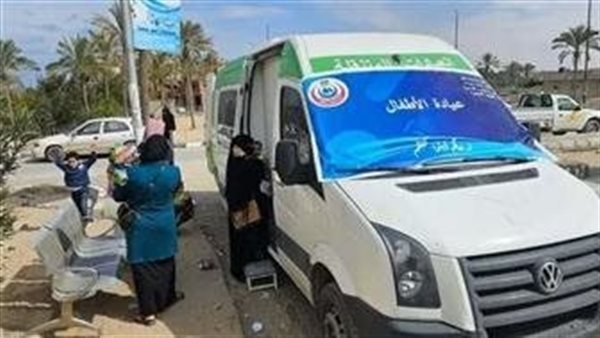 فحص وعلاج 1091 مواطنًا في قافلة طبية مجانية بدمياط