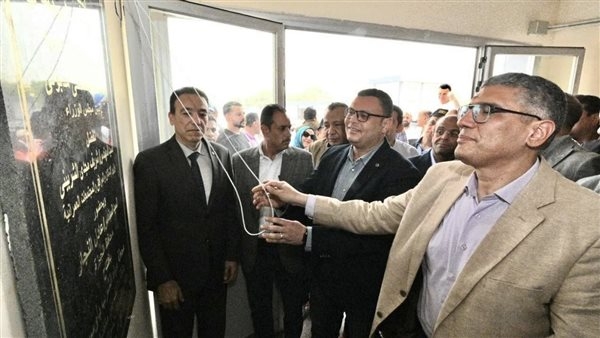 وزير الإسكان ومحافظ الجيزة يدشنان مشروعاً حيوياً لخدمة 800 ألف مواطن