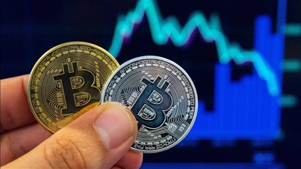 البتكوين يتخطى 105 آلاف دولار مع بوادر تحسن العلاقات التجارية العالمية